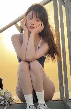 杭州小姐姐「两只叉烧」分享户外日常 网友:笑容真美