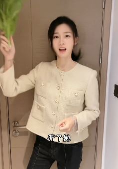 车模张芮尔搞笑对口型:到底怎么回答才能保住第五份工作