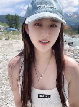 气质小姐姐「棠棠」休闲穿搭分享户外游玩vlog  网友:看的养眼