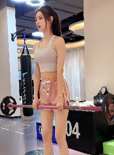 小姐姐「麻辣兔头」分享健身日常,好身材练出来 网友:健身博主的一股清流