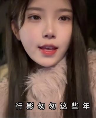 网红歌手「赵栖兑」夜晚街头翻唱歌曲《总有一天你会出现在我身边》，歌声很治愈！