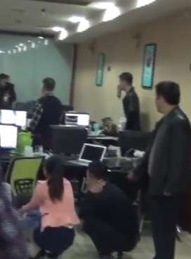 湖南一公司网吧办公实施诈骗，涉案额上亿！