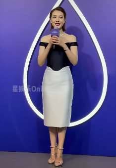 高圆圆短发红唇杀 网友：360度无死角气质如初！