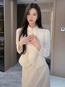 迷人小姐姐「美羊羊」分享贵气御姐穿搭,你给这身look打几分!