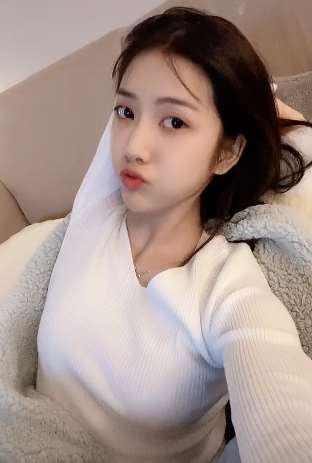 漂亮的重庆妹子，五官长的真精致！