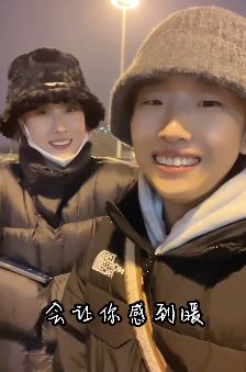 爱唱歌的姐妹组合「高高在这呢」cover《等一分钟》，这是听过最好听的女生版