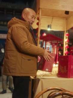 陈佩斯搞笑广告短片《卖年货》，百草味新春巨献