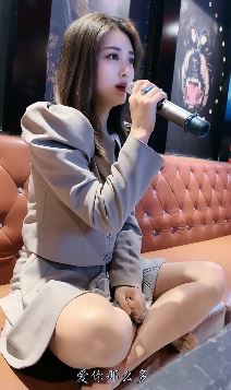 漂亮小姐姐「爱唱歌的琳妹」cover伤感情歌《遗憾的过客》 网友：歌好人更好[