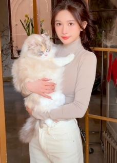 网红女主播「莫妮卡」分享居家与宠物相处日常 网友:极品美女