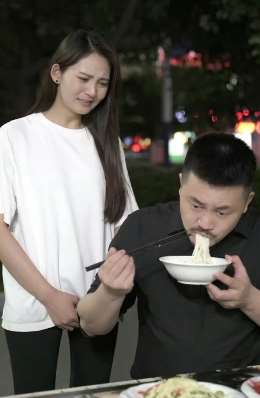 一个很好反映现代年轻人生活的段子 看完说说你有没有被感动