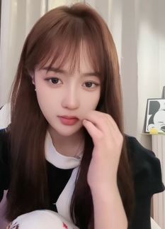 甜美小姐姐「Doki」分享日常居家好状态,配文:反思一下为何会刷到我