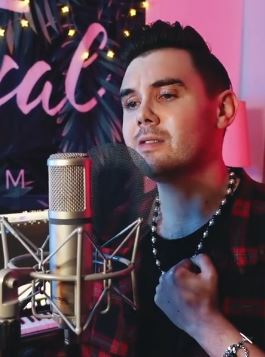 最近一首俄语歌《拿走我的心》爆火，英文版也很好听！