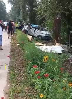 黑龙江发生一起严重交通事故 小客车超载撞树致9死6伤