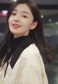 甜美小姐姐「小李同学」分享日常好状态,网友:特别喜欢你的笑容