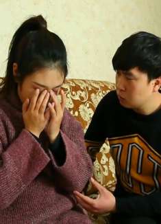 丈夫手机设密码不让我看，婆婆来电我帮忙接听，一张口我傻眼