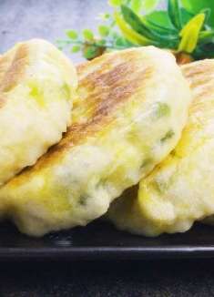 葱花饼发硬不劲道？试试这个做法，外酥里软做法简单，凉了也不硬