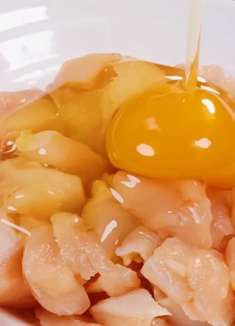 鸡胸肉加个鸡蛋，你想不到的做法，外酥里嫩，孩子们的解馋品