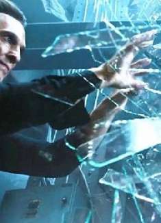 大叔拥有特殊能力，可以操控任何物体，最后却被一个小小孩打败