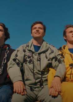 来「Time 2」MV 里与 half·alive 感受加州阳光！