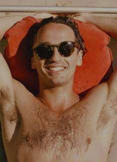 别太荒谬！在咖啡厅里上演「绑架案」？