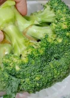 天冷西兰花就要这样吃，不炒不凉拌，简单一焖，脆爽又入味，真香