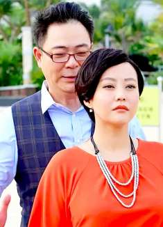 心机女故意对丈夫的前任下狠手，懦弱的丈夫忍无可忍终于爆发了