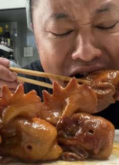 红烧大鸡头，3个一斤，大哥吃的鸡头白脸，吸溜吸溜听着都过瘾