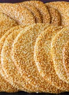 芝麻脆片，不和面不揉面，筷子一搅，不用烙，香酥掉渣零失败