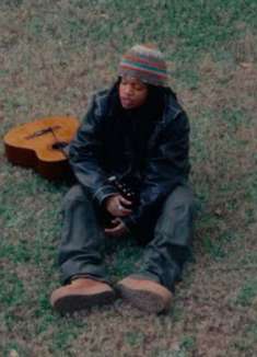 少女的吉他呓语，深情演绎「没你的爱」