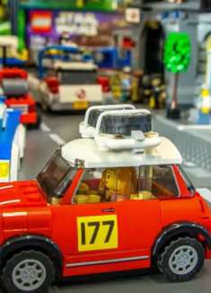 乐高鲨鱼攻击 vs 健身达人