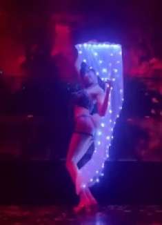 半瓶烈酒半截烟