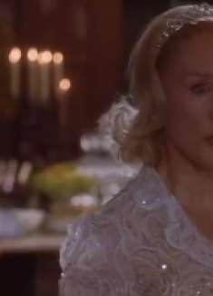 复制娇妻：老男人恼羞成怒竟然冲着美女下狠手，最终自己倒霉了！