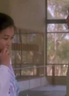 破坏之王：钟丽缇为了气黑熊，转身献给星爷一吻，把黑熊看傻了