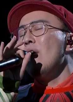 中国新歌声，庾澄庆还真舍得，阿克江把自己的歌改得稀碎