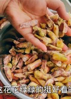 秋冬季豆角新吃法,不炸不过水,简单一蒸,再炒一下出锅特别好吃