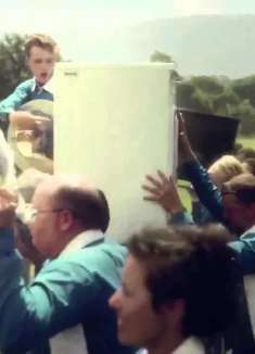 宅男逆袭，竟然靠一支招聘广告