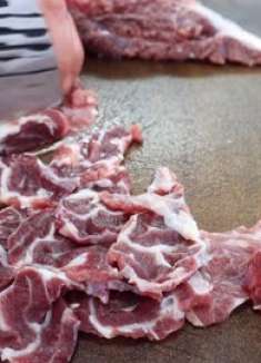 家有2个学生，我常做这一道牛展肉，5分钟出锅，鲜嫩味美超下饭