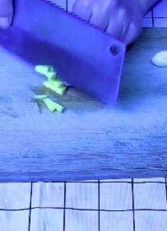 白头发不用花钱染，只要用它期洗头，白发自然变黑发