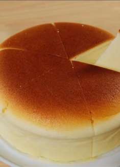 家里只有鸡蛋、面粉和牛奶，教你从无糖酸奶开始做无油酸奶蛋糕