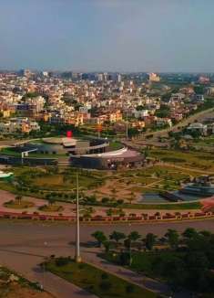 伊斯兰堡：巴基斯坦伊斯兰共和国首都