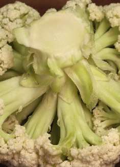 炒花菜时，最忌焯水和直接炒了，教你一招，脆嫩爽口，营养又解馋