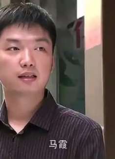 乡里彩虹城里雨：两口拍结婚证，摄影师让丈夫笑一下，丈夫却逃了