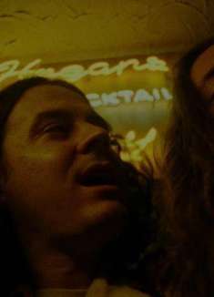 温暖缭绕追忆，漫游在欢愉与沉思之间