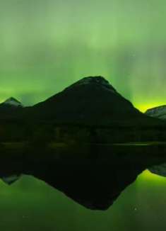 北极极光：一个无比浪漫的自然现象