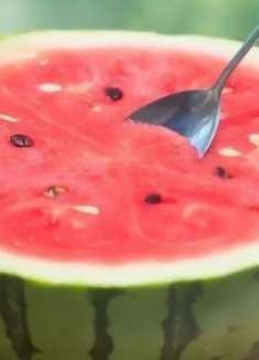 隔夜的西瓜到底还能不能吃？可惜知道的人太少，快去提示家人