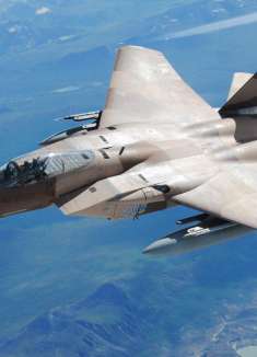 为了营救俄军飞行员，俄罗斯直接出动海陆空三军协同作战