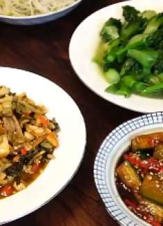 从小就不爱吃黄瓜、唯独这个酱黄瓜是个意外、酸酸脆脆的口感