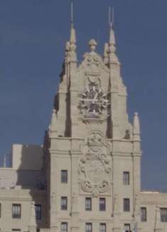 重返马德里，LOEWE 新款包袋致敬家乡