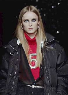 黑白巴黎：香奈儿 2021/2022 秋冬成衣系列