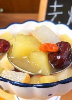 苹果和它一起煮，一驱寒，二润肺，三化痰，大寒过后多喝，很不错